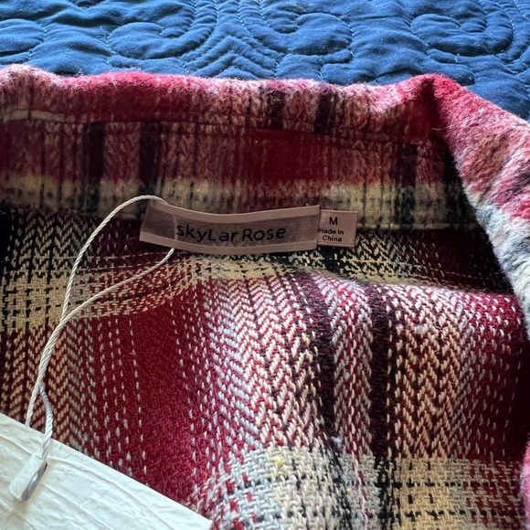 Button down flannel jacket - Picture 2 of 3